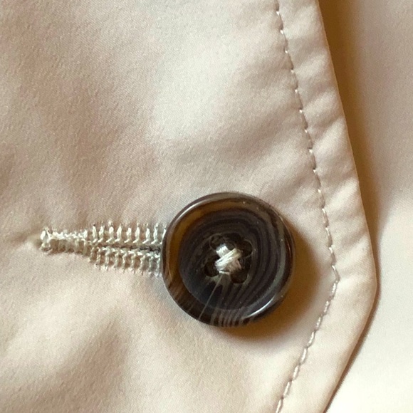 Packable water-repellent jacket in stoneware grey. Lightweight fabric. - Picture 7 of 14